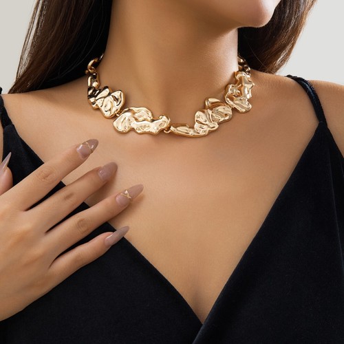 Celebrity style chocker gold - style,