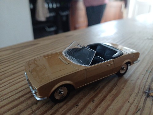 Atlas dinky 1423 peugeot 504 - dinky,