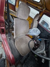 VW T3/ T25 PAIR FRONT SEATS 