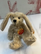 Steiff happy Rabbit, Jointed with ear button 034602 