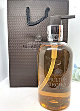 MOLTON BROWN 🦋 Flora