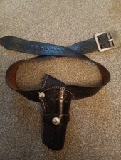 VINTAGE WESTERN COWBOY EMBOSSED BLACK LEATHER GUNBELT & HOLSTER PRE-LOVED