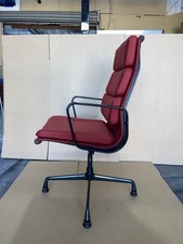 Vitra Charles & Ray Eames soft pad EA208 Red fabric 1988 executive swivel chair