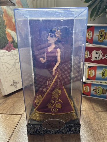 Rare disney store designer - disney,