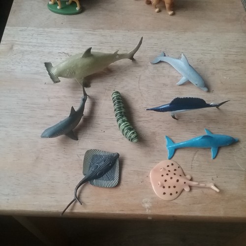 Small plastic animals - 8, with
