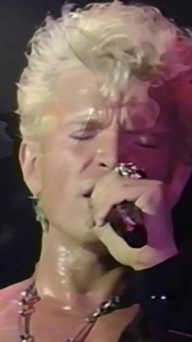 Billy idol live wembley - billy,