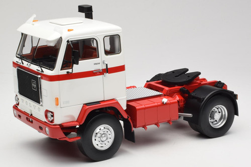 Volvo f88 white red - 1:18, mcg
