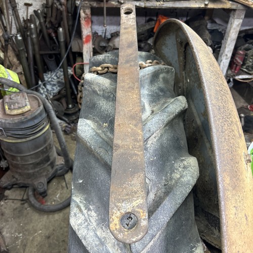 Massy ferguson draw - bar, lift