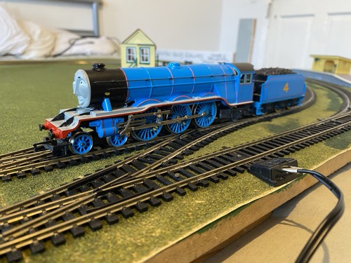 Hornby thomas and friends - thomas,