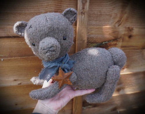 One kind artist bears - a,