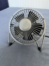 Super Quick Dry Mini Fan Nail Table