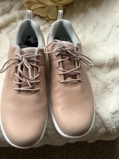 Lady’s Golf Shoes    Colour