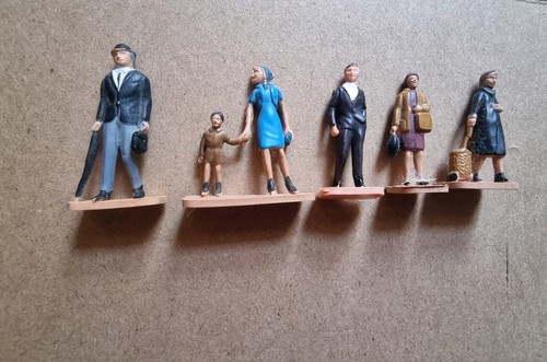 Husky models 1571 - by, )