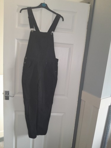 Black dungarees size boohoo - 6,