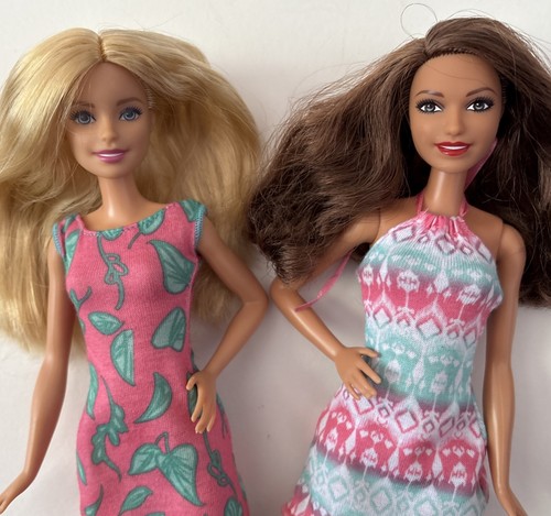 2018 barbie brunette friend - &,