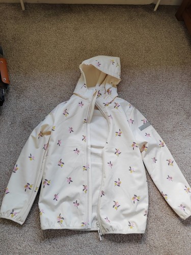 Water resistant softshell - water,