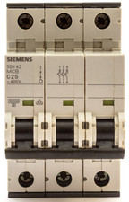 SIEMENS 25 AMP 25A C25 CURVE C