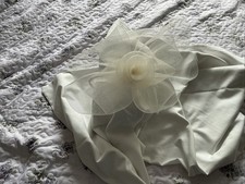 Ladies BNWOT Cream Fascinator