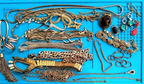 Job lot bundle lovely - of, gold