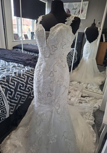 Brand new rebecca rinder - brand,