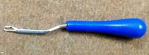 Latch hook tool