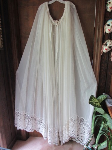 Vintage bed canopy netting - bed,