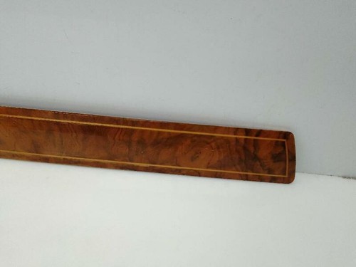 Left front door - left, moulding