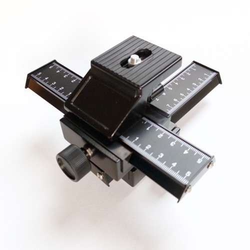 Macro focusing rail