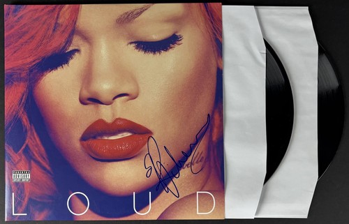 Rihanna signed autograph 2010 - autograph,