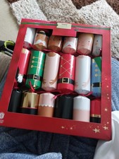 6 Christmas Crackers by Tesco Christmas