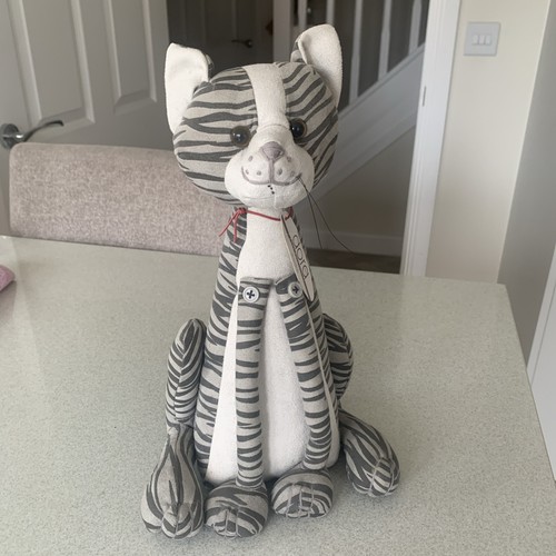 Dora designs cat - designs, grey
