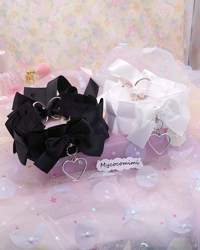 Heart black white kitten play - white,