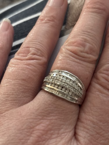 Stunning white gold ring with - white,