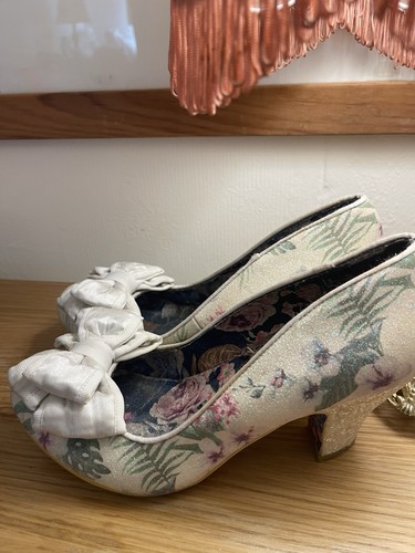 Beautiful floral irregular - floral,
