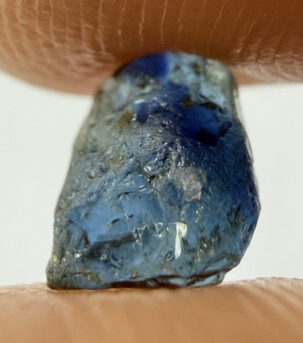 Natural blue sapphire - blue,