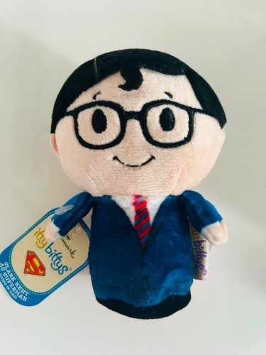 Itty bitty clark kent as - itty,