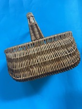 Vintage Brown Woven Wicker Basket With Handle — Great Condition