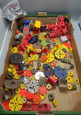 Meccano Cog's, Motors Pulliy Wheels Gears, Battery trays Etc 3kg Joblot Untested