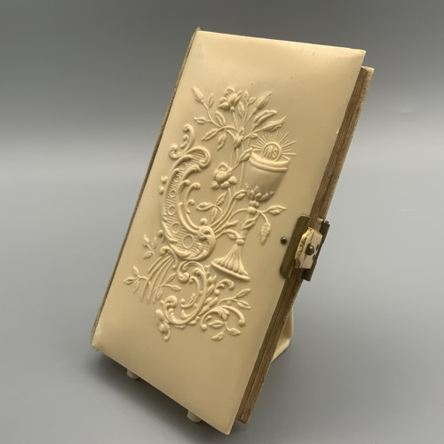 Wwl 1916 signed prayer book - signed,