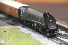 Hornby Streamlined A4 4-6-2