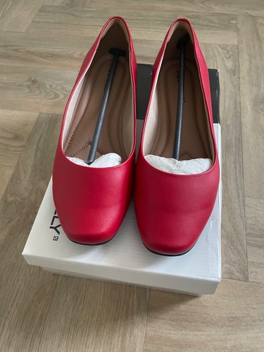 Red piccadilly cabin crew - red,