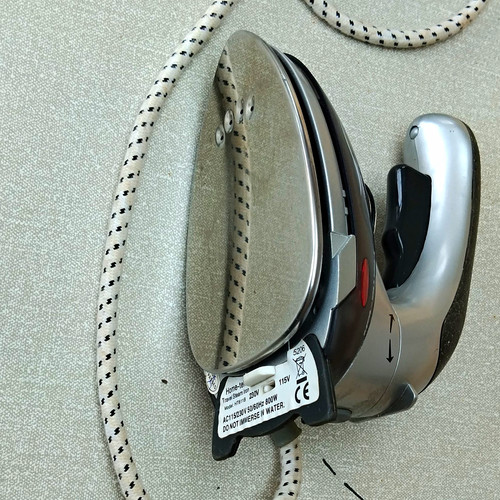 Travel corded steam iron - corded,