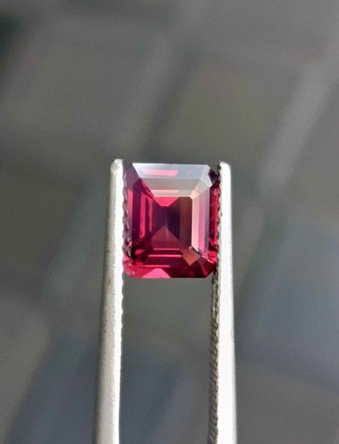 Natural red spinel vs - 1.50,