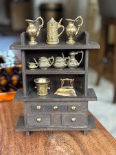 WOODEN DOLLS HOUSE DRESSER UNIT DISPLAY CASE TRINKET BRASS POTS PANS DISPLAY