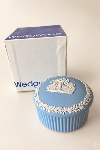 Wedgwood blue jasperware - blue,