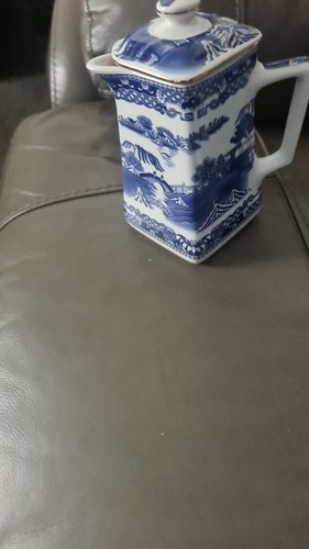 Ringtons jug with - jug, lid