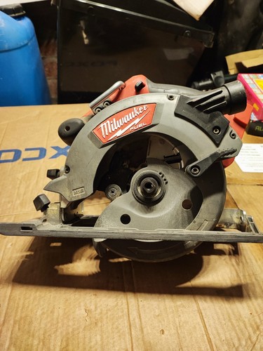 Milwaukee m18ccs55 18v - milwaukee,