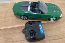 Jaguar XKR Roadster, James