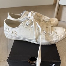 Converse Women’s Low Top Uk 6.5 Cream Colour With Organza Flower Pattern