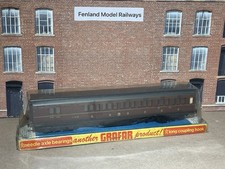 Graham Farish 10631 OO Gauge Model Railway LMS Mainline Brake Coach 9854